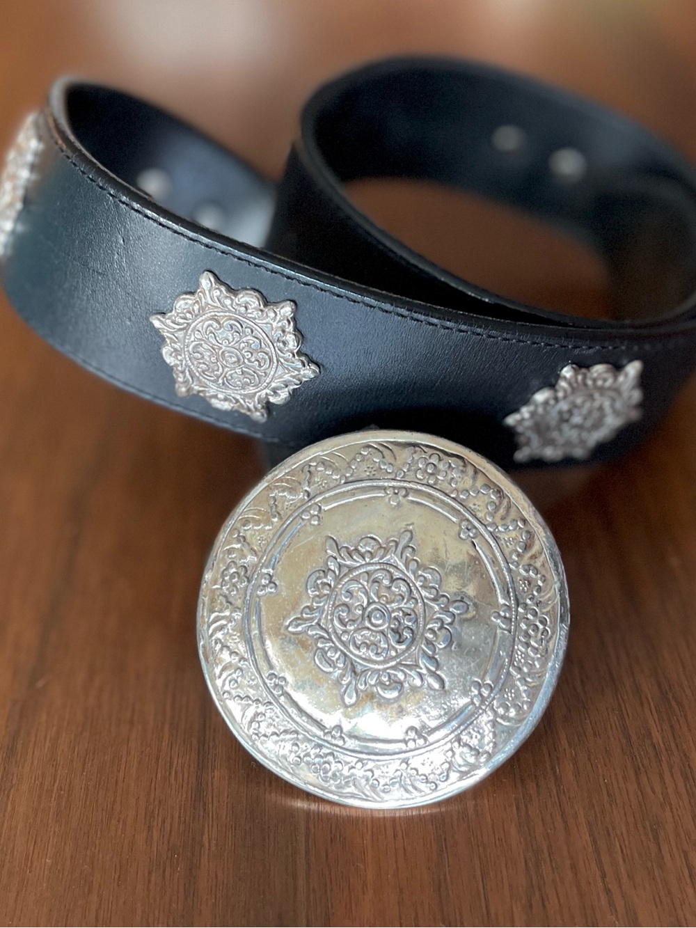 Vintage Women’s 1993 Brighton Black Leather Belt with Medallion Buckle Size M